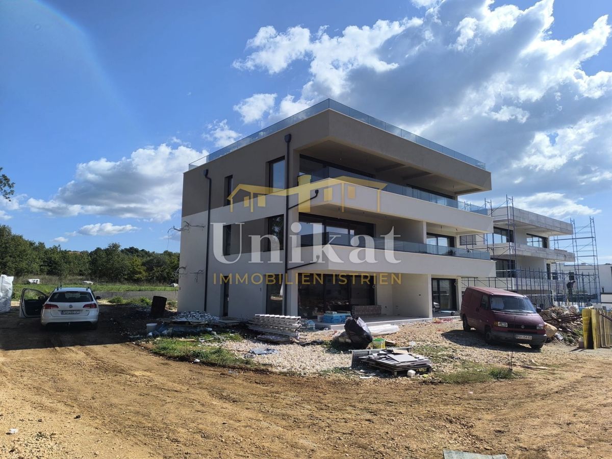 Attico con ampia terrazza sul tetto - 4 km dal mare